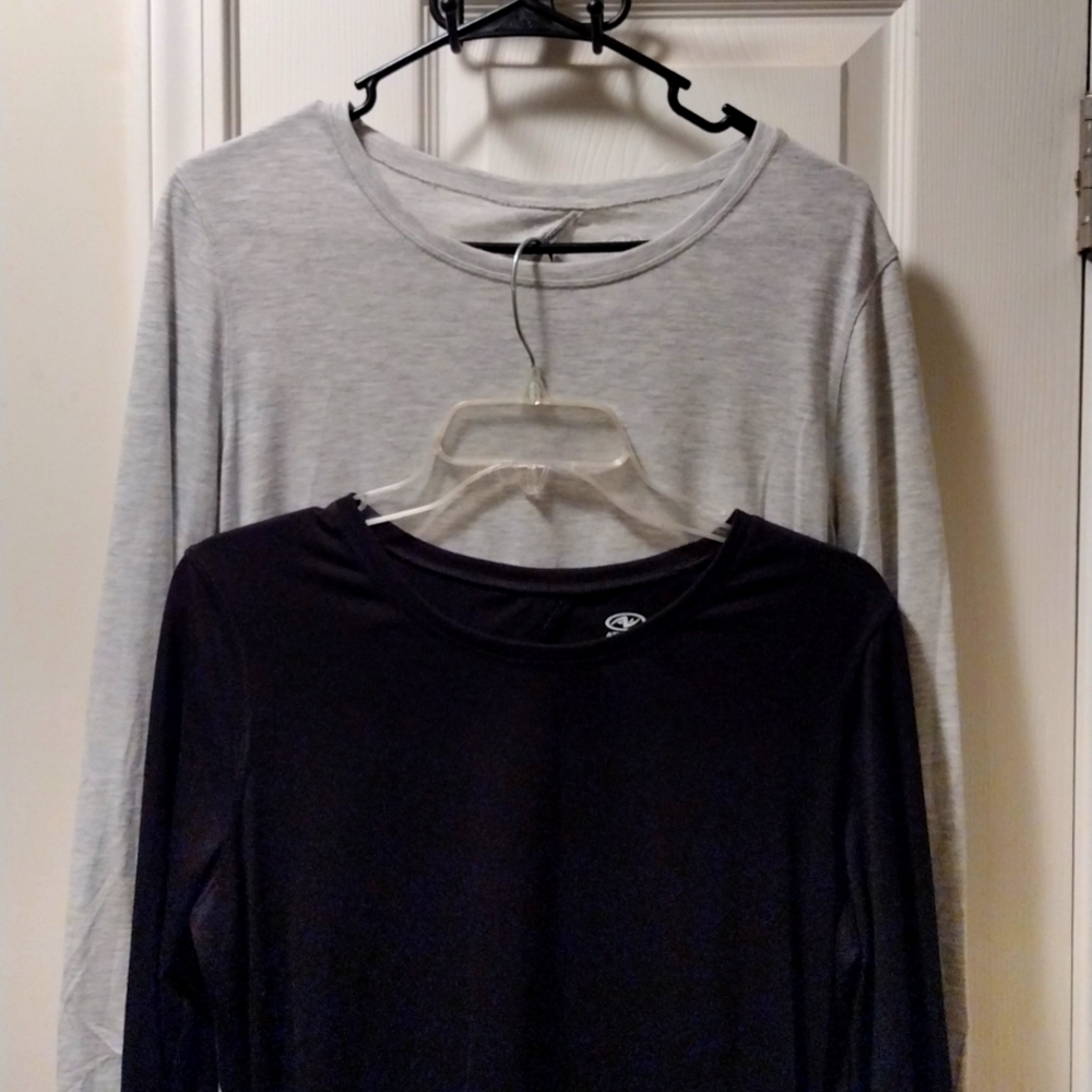2Pc Athletic Works Sz Med Long sleeve T-shirts